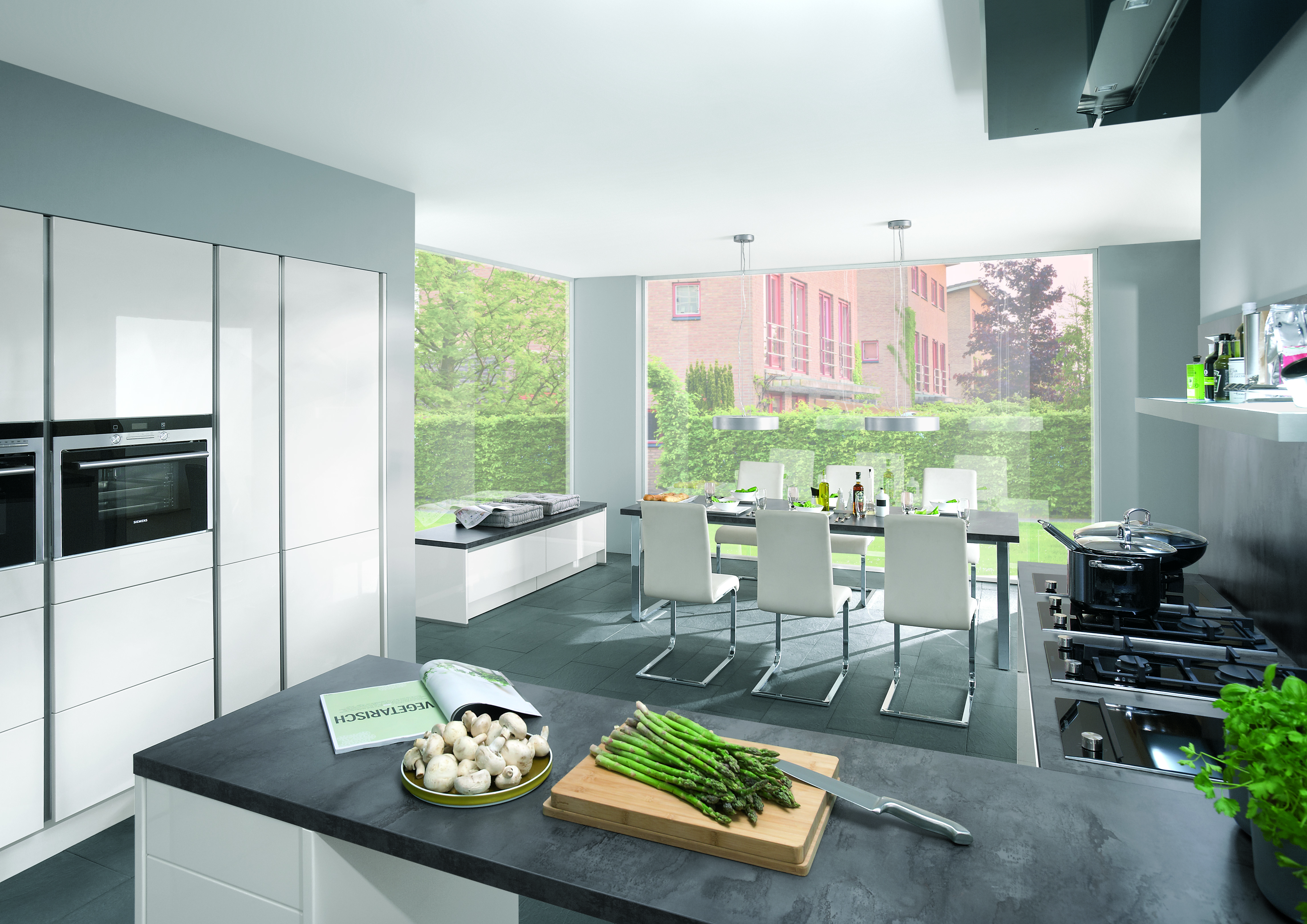 Ein Raum, drei Küchen - Küche&Co